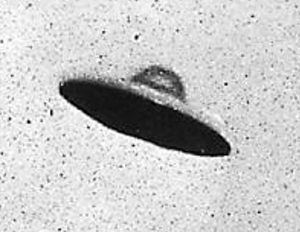 A photo of a purported ufo over passaic.